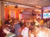 Foule dans un bar