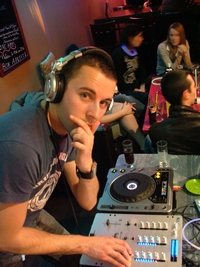 Serious-Man - Live 'Different' party @ Safari (Poitiers, FR) 09 02 2008