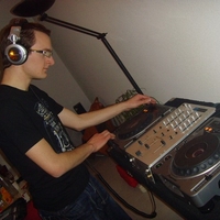 Ping pong mix @ Dj Clectik home du 16/11/07 avec Mr Eric, Dj Clectik et Serious-Man